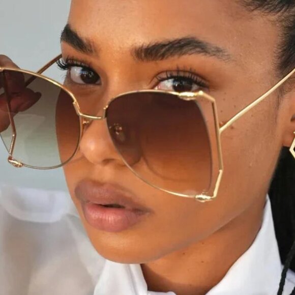 Gucci GG0252S 003 63mm Square Oversized Sunglasses Gold w/Brown Lenses - Picture 3 of 7